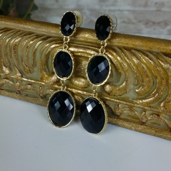 Fashion jewelry, black and gold plated earrings - Picture 2 of 4